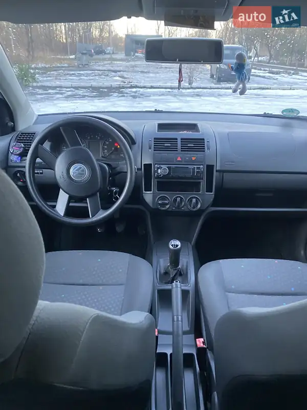 Хетчбек Volkswagen Polo 2003 в 