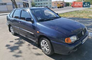 Седан Volkswagen Polo 1997 в Вишгороді