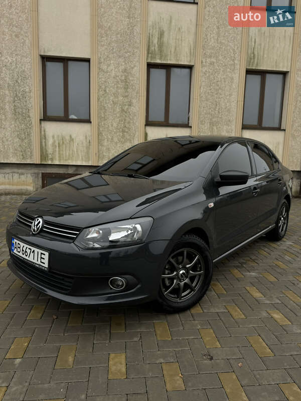 Седан Volkswagen Polo 2013 в Гайсине