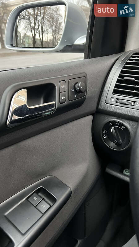 Хетчбек Volkswagen Polo 2002 в Дніпрі