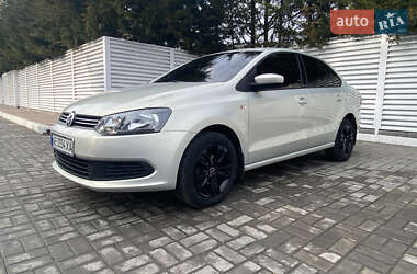 Седан Volkswagen Polo 2011 в 