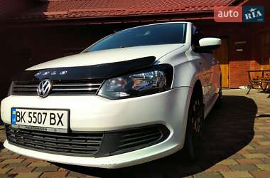 Седан Volkswagen Polo 2013 в Ровно