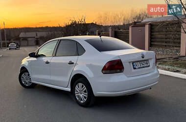 Седан Volkswagen Polo 2013 в Днепре