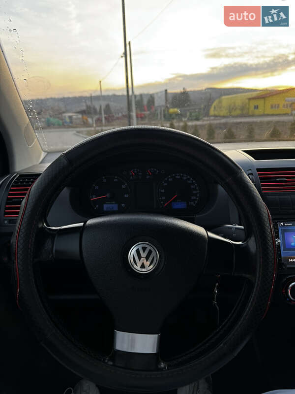 Хэтчбек Volkswagen Polo 2006 в 