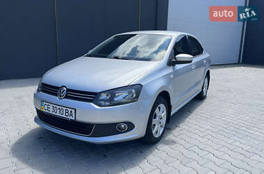 Седан Volkswagen Polo 2012 в Черновцах