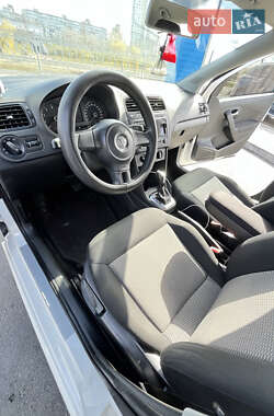 Хэтчбек Volkswagen Polo 2011 в 