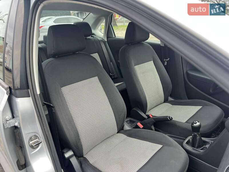 Седан Volkswagen Polo 2012 в Киеве фото 39 Седан Volkswagen Polo 2012 в Киеве