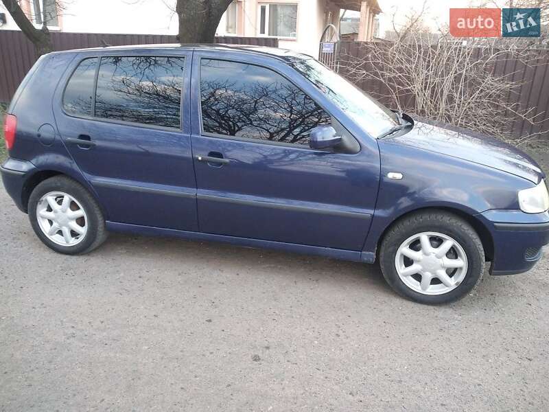 Хэтчбек Volkswagen Polo 2000 в 