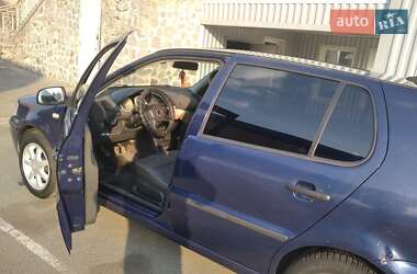 Хэтчбек Volkswagen Polo 2000 в 