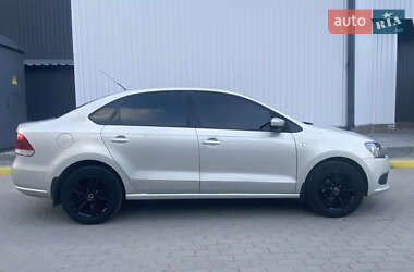 Седан Volkswagen Polo 2011 в 