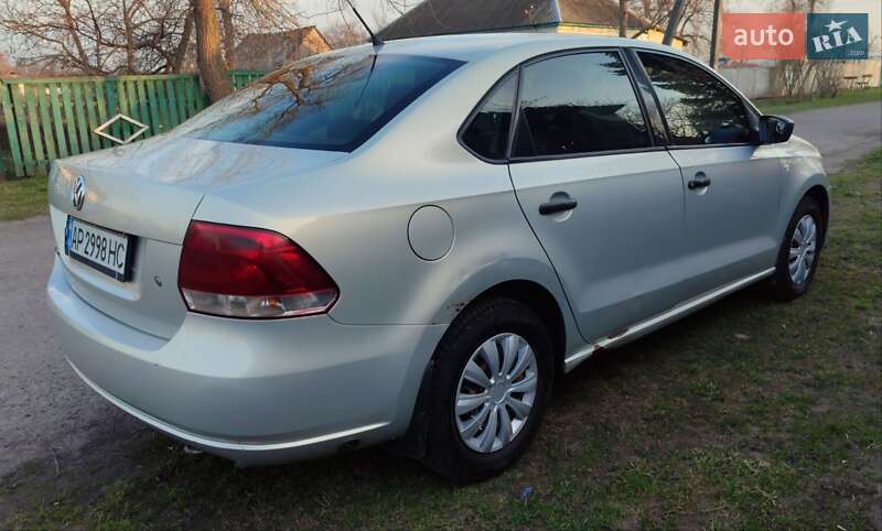 Седан Volkswagen Polo 2012 в Семеновке