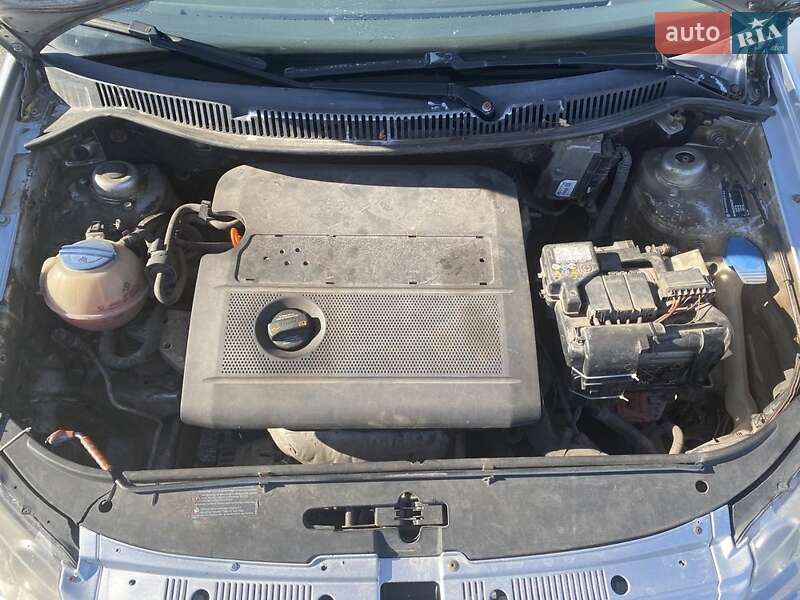 Хетчбек Volkswagen Polo 2008 в Дніпрі