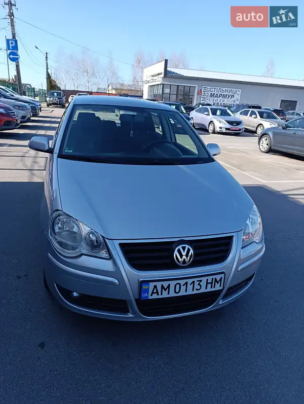 Хетчбек Volkswagen Polo 2009 в 
