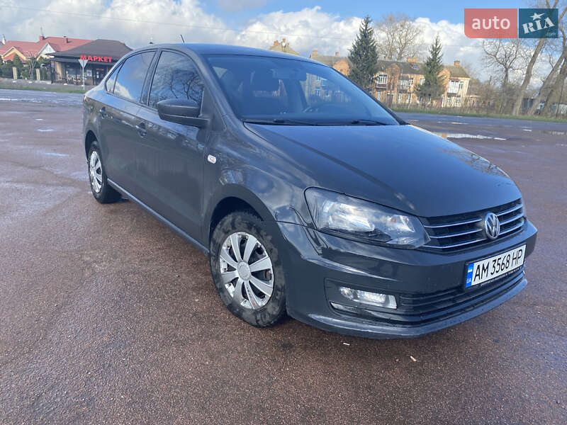 Седан Volkswagen Polo 2016 в Бердичеве