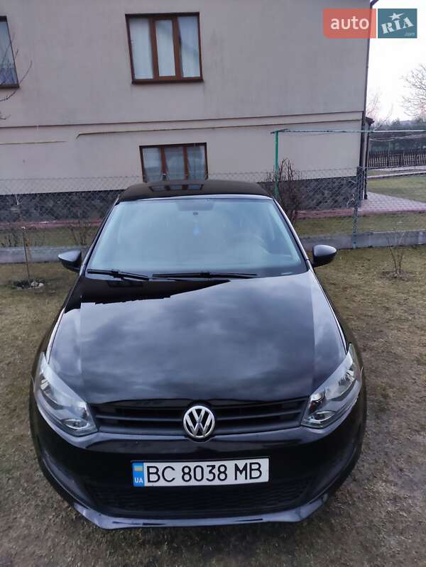 Хэтчбек Volkswagen Polo 2009 в 