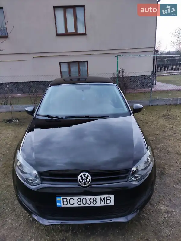Хэтчбек Volkswagen Polo 2009 в 