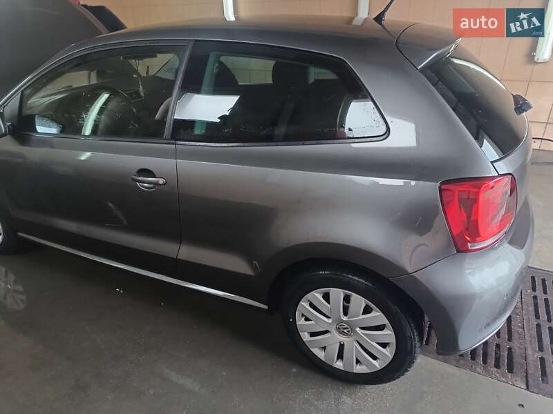 Хэтчбек Volkswagen Polo 2010 в 