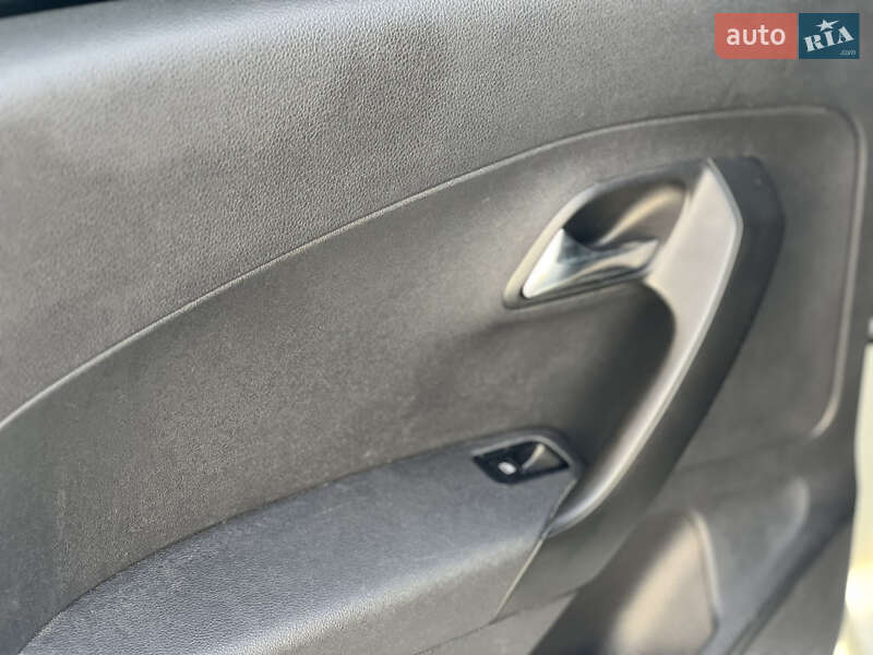 Седан Volkswagen Polo 2013 в Киеве