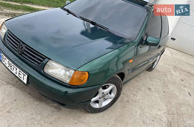 Хэтчбек Volkswagen Polo 1995 в 