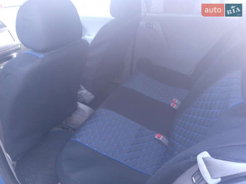 Хэтчбек Volkswagen Polo 2000 в Мукачево