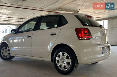 Хэтчбек Volkswagen Polo 2009 в 
