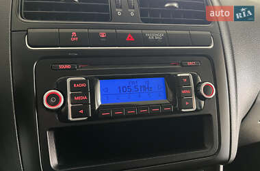 Хэтчбек Volkswagen Polo 2009 в 