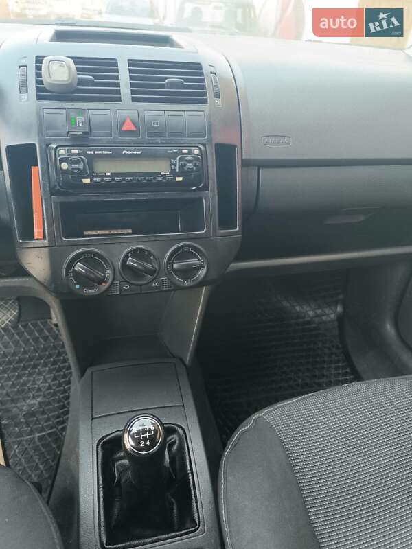 Хетчбек Volkswagen Polo 2003 в Тернополі