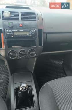 Хетчбек Volkswagen Polo 2003 в 