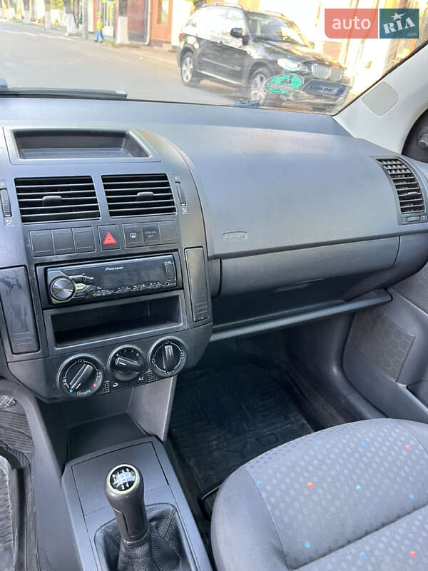 Хэтчбек Volkswagen Polo 2003 в Черновцах