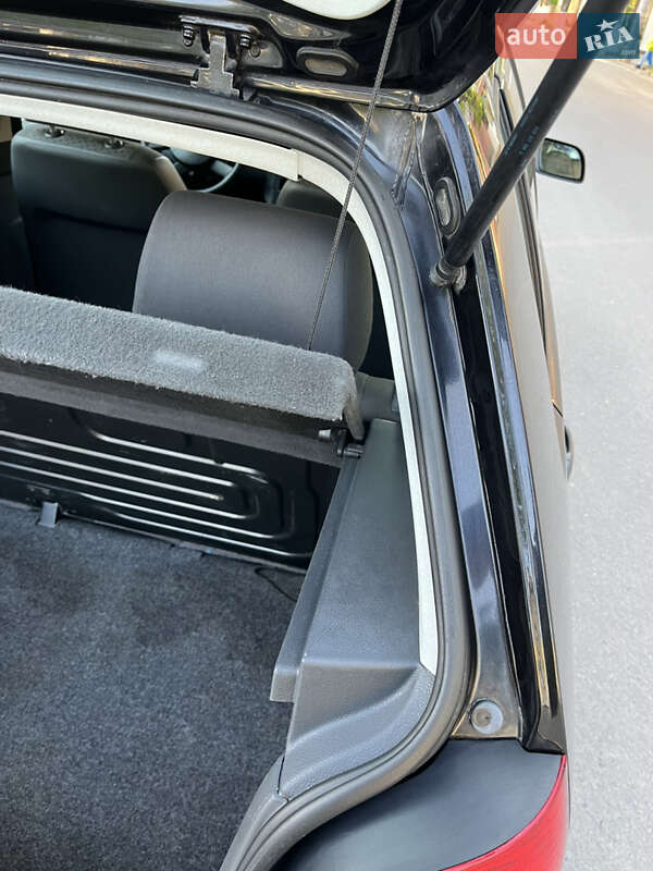 Хэтчбек Volkswagen Polo 2003 в Черновцах