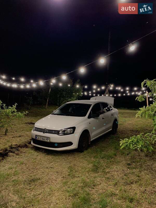 Седан Volkswagen Polo 2012 в 