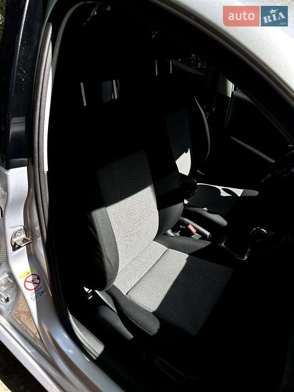 Хэтчбек Volkswagen Polo 2013 в Яворове