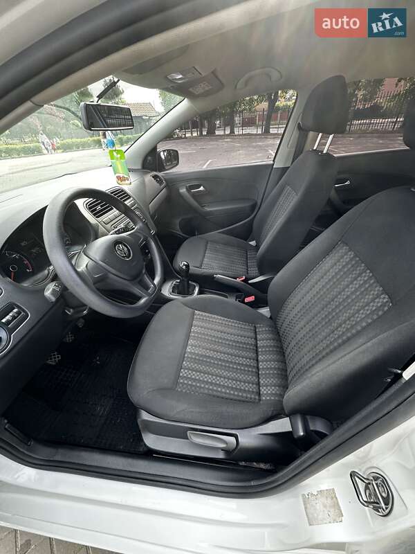 Седан Volkswagen Polo 2016 в Луцьку