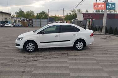 Седан Volkswagen Polo 2012 в 