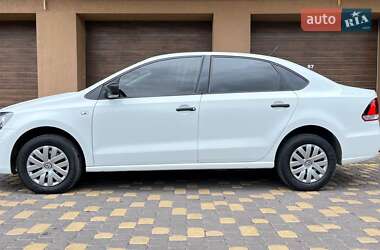 Седан Volkswagen Polo 2015 в 