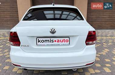 Седан Volkswagen Polo 2015 в 
