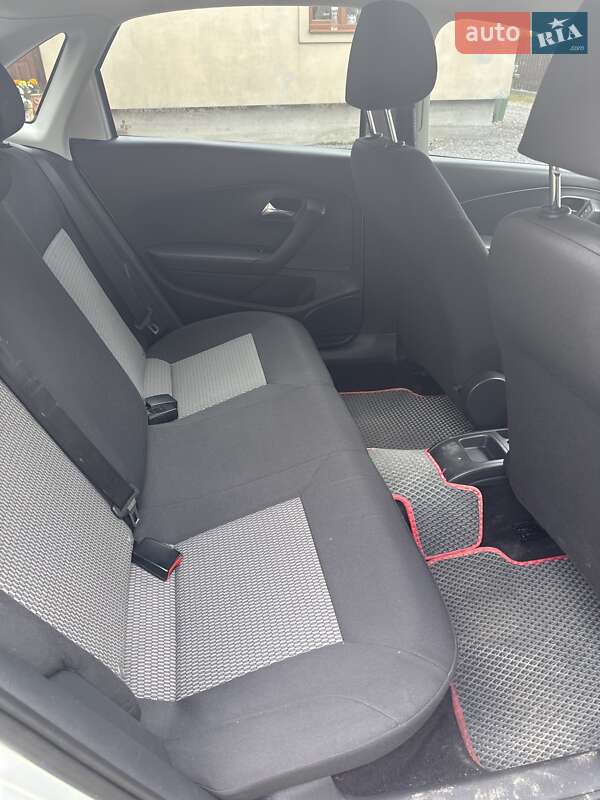 Седан Volkswagen Polo 2012 в Львове