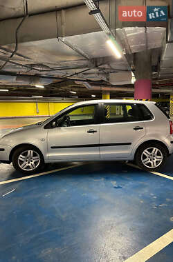 Хетчбек Volkswagen Polo 2002 в 