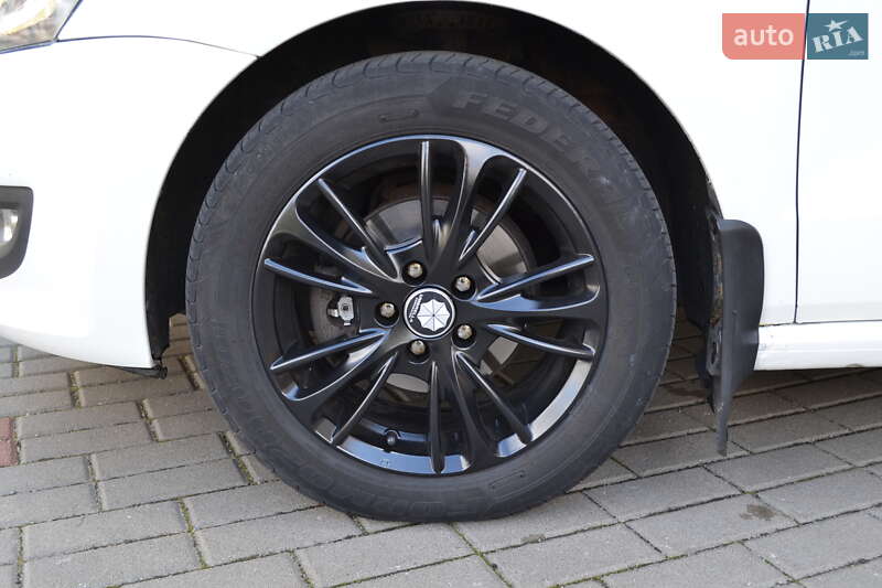 Хэтчбек Volkswagen Polo 2011 в Житомире фото 3 Хэтчбек Volkswagen Polo 2011 в Житомире