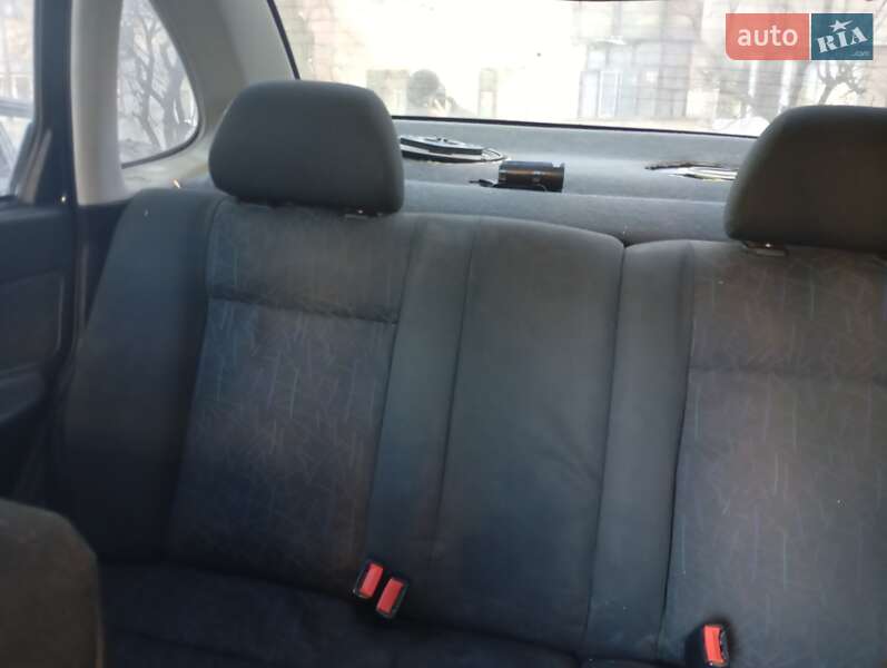 Седан Volkswagen Polo 1997 в Ужгороде