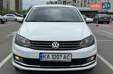 Седан Volkswagen Polo 2015 в Киеве