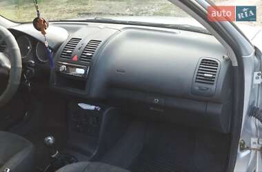 Хетчбек Volkswagen Polo 2001 в 