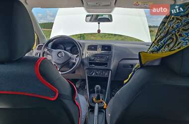 Хэтчбек Volkswagen Polo 2015 в 