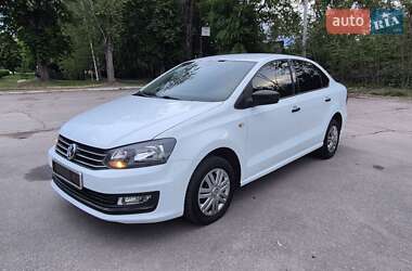 Седан Volkswagen Polo 2017 в Жовтих Водах