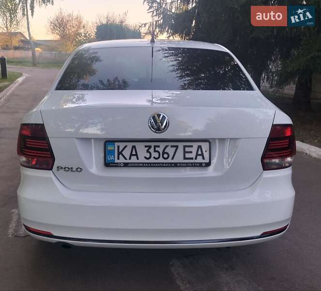 Седан Volkswagen Polo 2016 в Прилуках