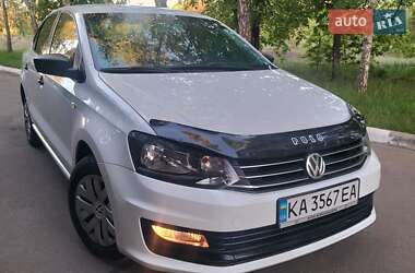 Седан Volkswagen Polo 2016 в Прилуках