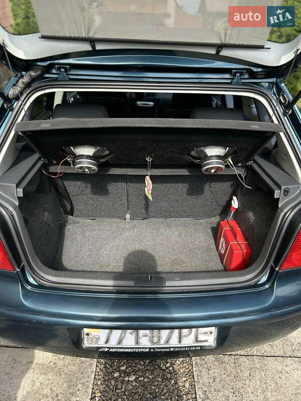 Хэтчбек Volkswagen Polo 2002 в Виноградове