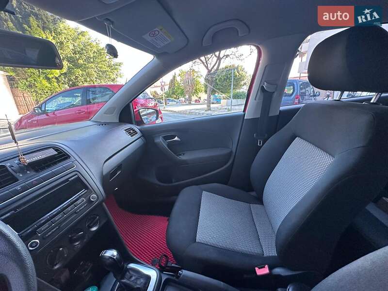 Хетчбек Volkswagen Polo 2013 в Чернівцях
