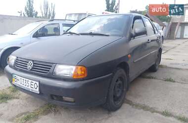 Седан Volkswagen Polo 1997 в Измаиле