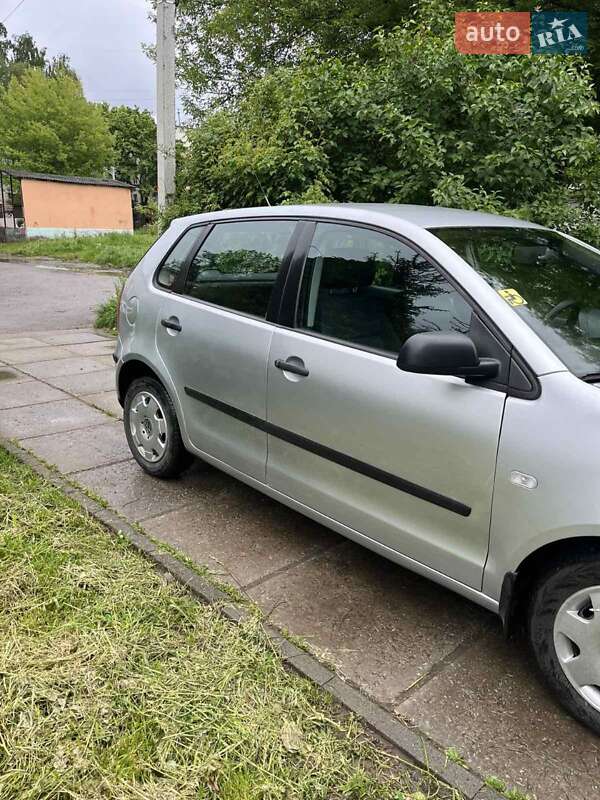 Хэтчбек Volkswagen Polo 2003 в Калуше